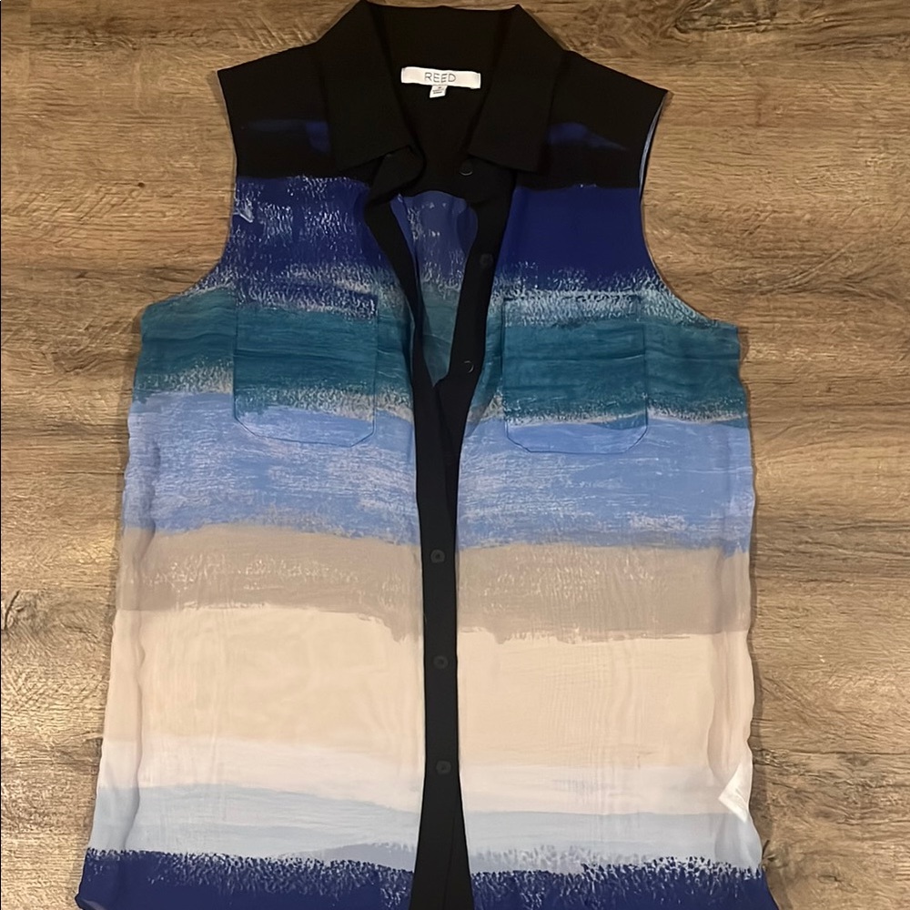 Reed Sleeveless Button Up Top